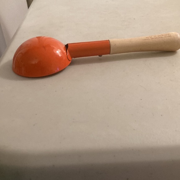 German made Orange Metal Ice Cream Scoop With Wood Handle - Picture 3 of 6